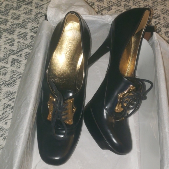 Gucci Shoes - Final SALE🎄GUCCI AUTHENTIC SZ 8.5